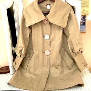 VERY CLASSY STYLISH UNIQUE THREE QUARTER LENGTH COAT